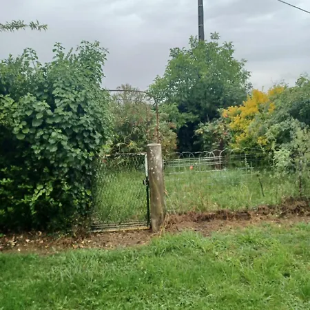 Au Broca بيت للعطل